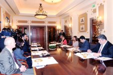 Azərbaycanın birinci xanımı Mehriban Əliyeva Serbiya Olimpiya Komitəsi sədrinin başçılıq etdiyi nümayəndə heyəti ilə görüşüb (FOTO)