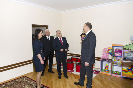 Prezident İlham Əliyev Nizami və Xətai rayonlarında körpələr evi və uşaq bağçalarının əsaslı təmir işlərindən sonrakı vəziyyəti ilə tanış olub (FOTO)