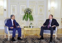 İlham Əliyev Malayziyanın keçmiş Baş nazirini qəbul edib