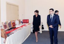 Azərbaycanın birinci xanımı “Eurovision” mahnı müsabiqəsinin tarixini əks etdirən sərgi ilə tanış olmuşdur (FOTO)