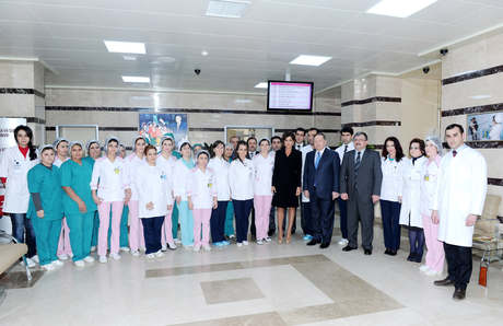 Azərbaycanın birinci xanımı Milli Onkologiya Mərkəzinin yeni tikilmiş uşaq klinikası ilə tanış olmuşdur (FOTO)