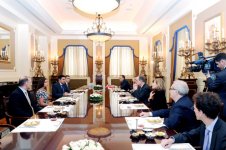 Azərbaycanın birinci xanımı Fransanın mədəniyyət və kommunikasiya naziri ilə görüşüb (FOTO)