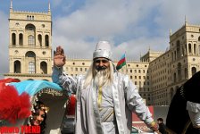 Bakıda ilaxır çərşənbə ilə bağlı məşəlin Gənclər meydanına gətirilməsinə başlanılıb (FOTO)