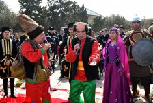 Bakıda ilaxır çərşənbə ilə bağlı məşəlin Gənclər meydanına gətirilməsinə başlanılıb (FOTO)