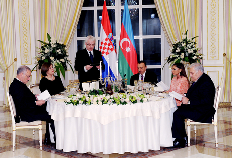 Prezident İlham Əliyev: Azərbaycan regionda və bütövlükdə dünyada təhlükəsizliyin tərəfdarıdır (FOTO)