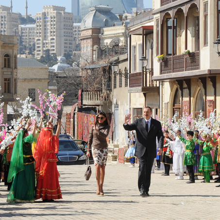 Prezident İlham Əliyev: Azərbaycan xalqı öz milli mənəvi dəyərlərinə sadiqdir (FOTO)