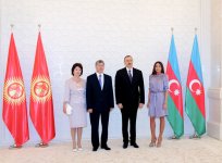 Qırğızıstan Prezidentinın Bakıda rəsmi qarşılanma mərasimi olub (FOTO)