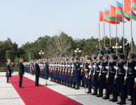 Qırğızıstan Prezidentinın Bakıda rəsmi qarşılanma mərasimi olub (FOTO)