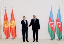 Qırğızıstan Prezidentinın Bakıda rəsmi qarşılanma mərasimi olub (FOTO)