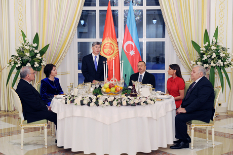 Prezident İlham Əliyev: Azərbaycan etibarlı tərəfdaşdır. Qırğızıstan üçün dost ölkədir (FOTO)