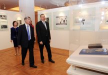 Qırğızıstan Prezidenti və xanımı Heydər Əliyev Fondunda olublar (FOTO)