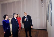 Qırğızıstan Prezidenti və xanımı Heydər Əliyev Fondunda olublar (FOTO)