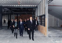 Azərbaycan Prezidenti və xanımı Dövlət Bayrağı Meydanı və İdman-Konsert Kompleksində inşaat işlərinin gedişi ilə tanış olublar (FOTO)