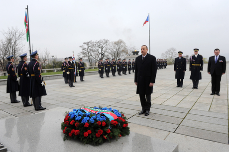 İlham Əliyev Praqanın Vitkov Milli Memorialını ziyarət edib (FOTO)