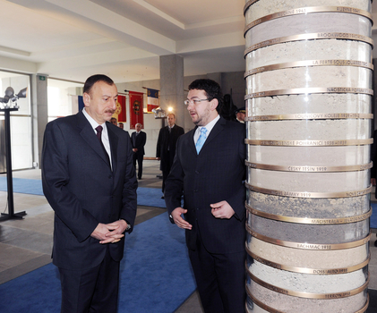 İlham Əliyev Praqanın Vitkov Milli Memorialını ziyarət edib (FOTO)