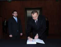 İlham Əliyev Praqanın Vitkov Milli Memorialını ziyarət edib (FOTO)