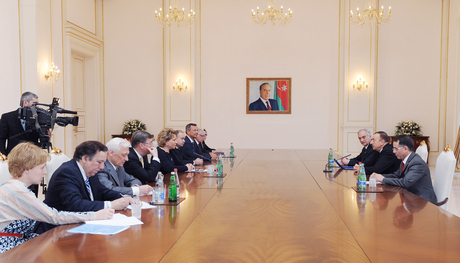 Prezident İlham Əliyevə MDB Parlament Assambleyasının "Birlik" ordeni təqdim edilib (FOTO)