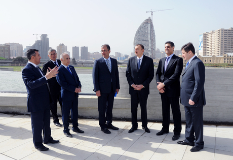 Prezident İlham Əliyev Heydər Əliyev Mərkəzində aparılan inşaat işlərinin gedişi ilə tanış olub (FOTO)