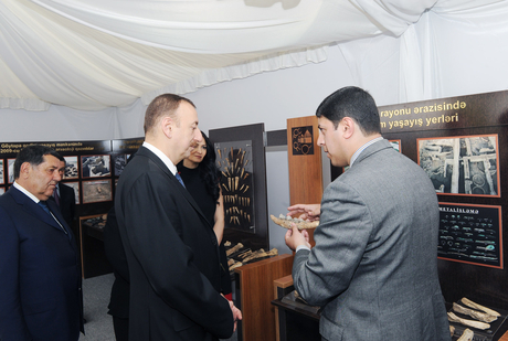 İlham Əliyev Tovuz rayonu ərazisində Göytəpə neolit dövrü arxeoloji abidəsi ilə tanış olub (FOTO)