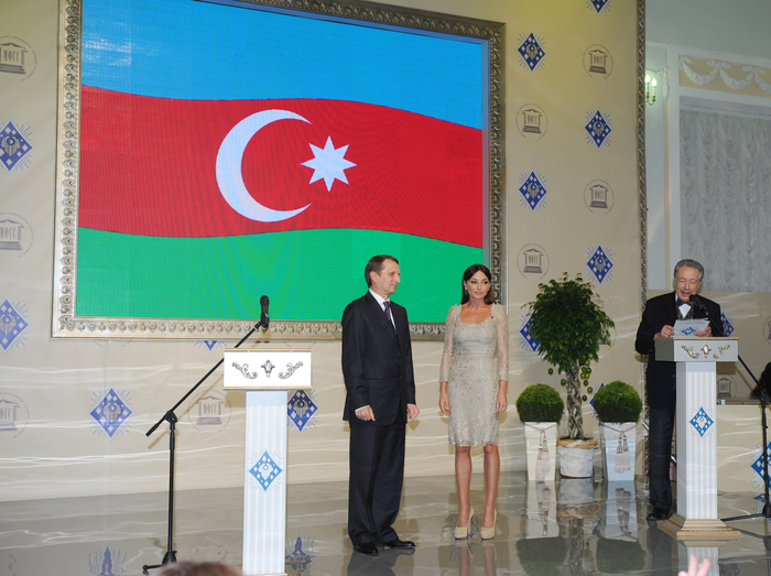 Mehriban Əliyevaya humanitar fəaliyyət sahəsində "Birliyin ulduzları" dövlətlərarası mükafatı təqdim olunub (ƏLAVƏ OLUNUB) (FOTO)