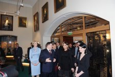 Azərbaycanın birinci xanımı Mehriban Əliyevaya “İ.M.Seçenov adına Birinci Moskva Dövlət Tibb Universitetinin Fəxri professoru” diplomu təqdim edilmişdir (FOTO)