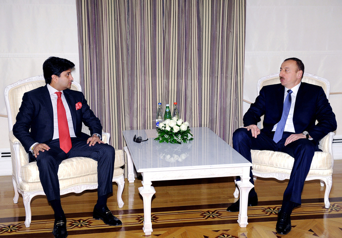 İlham Əliyev Hindistanın ticarət və sənaye nazirini qəbul edib