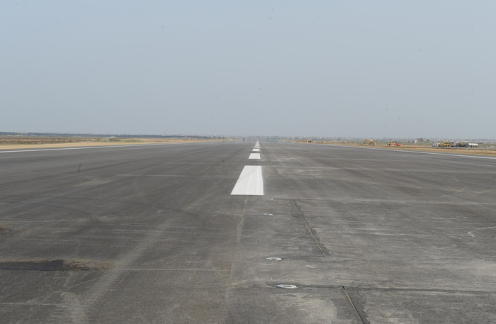 Prezident İlham Əliyev Heydər Əliyev Beynəlxalq Aeroportunda yeni uçuş-enmə zolağının istifadəyə verilməsi mərasimində iştirak edib (FOTO)
