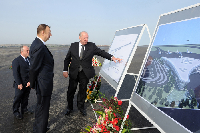 Prezident İlham Əliyev Heydər Əliyev Beynəlxalq Aeroportunda yeni uçuş-enmə zolağının istifadəyə verilməsi mərasimində iştirak edib (FOTO)