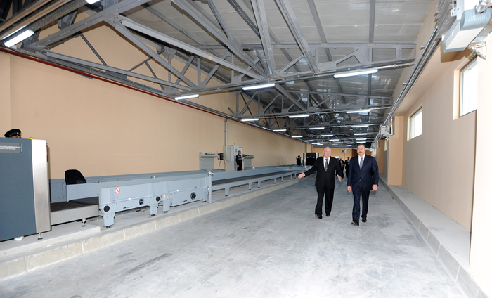 Prezident İlham Əliyev Heydər Əliyev Beynəlxalq Aeroportunda yeni uçuş-enmə zolağının istifadəyə verilməsi mərasimində iştirak edib (FOTO)