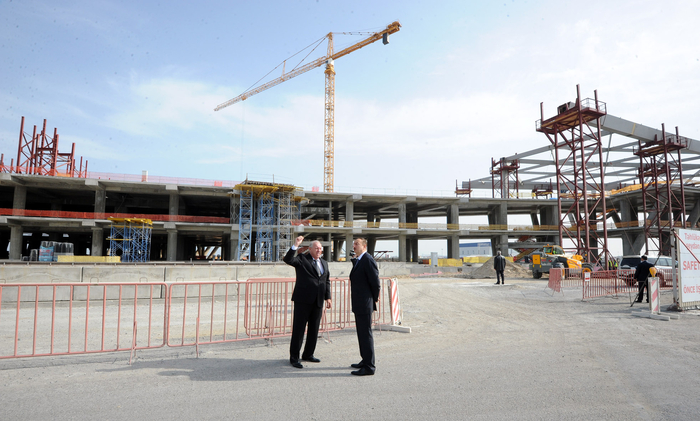 Prezident İlham Əliyev Heydər Əliyev Beynəlxalq Aeroportunda yeni uçuş-enmə zolağının istifadəyə verilməsi mərasimində iştirak edib (FOTO)
