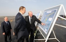 Prezident İlham Əliyev Heydər Əliyev Beynəlxalq Aeroportunda yeni uçuş-enmə zolağının istifadəyə verilməsi mərasimində iştirak edib (FOTO)