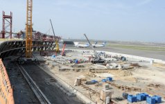 Prezident İlham Əliyev Heydər Əliyev Beynəlxalq Aeroportunda yeni uçuş-enmə zolağının istifadəyə verilməsi mərasimində iştirak edib (FOTO)
