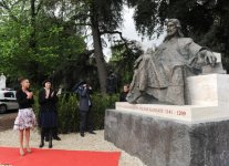 Mehriban Əliyeva: Romada Nizami Gəncəvinin abidəsinin açılması İtaliyada onun yaradıcılığına marağı artıracaq (FOTO)