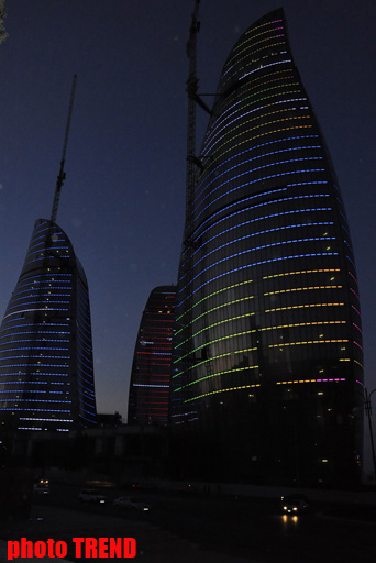Bakının "Alov qüllələri" (FOTO)
