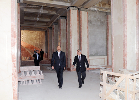 Prezident İlham Əliyev Bakıda həyata keçirilən yenidənqurma və tikinti işlərinin gedişi ilə tanış olub (FOTO)