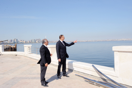 Prezident İlham Əliyev Bakıda həyata keçirilən yenidənqurma və tikinti işlərinin gedişi ilə tanış olub (FOTO)