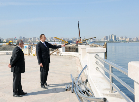 Prezident İlham Əliyev Bakıda həyata keçirilən yenidənqurma və tikinti işlərinin gedişi ilə tanış olub (FOTO)