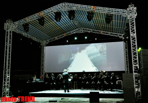 "YARAT!" təşkilatı rəssam Əli Həsənovun "Arsenium" layihəsini təqdim edib (FOTO)