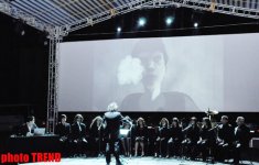 "YARAT!" təşkilatı rəssam Əli Həsənovun "Arsenium" layihəsini təqdim edib (FOTO)