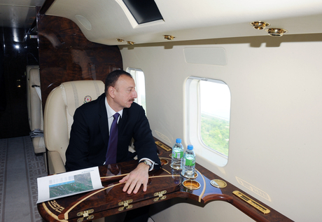 Prezident İlham Əliyev zəlzələnin nəticələrinin aradan qaldırılması ilə bağlı görülən tədbirlərlə yerində tanış olub (ƏLAVƏ OLUNUB-2) (FOTO)