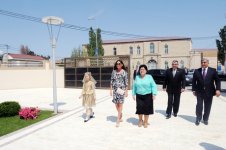 Azərbaycanın birinci xanımı Mehriban Əliyeva Xəzər rayonunda bir sıra obyektlərin açılışında iştirak edib (ƏLAVƏ OLUNUB) (FOTO)