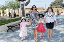 Azərbaycanın birinci xanımı Mehriban Əliyeva Xəzər rayonunda bir sıra obyektlərin açılışında iştirak edib (ƏLAVƏ OLUNUB) (FOTO)