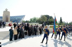 Prezident İlham Əliyev 9 May - Qələbə bayramı münasibətilə keçirilən təntənəli mərasimdə iştirak edib (ƏLAVƏ OLUNUB) (FOTO)