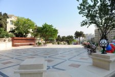İlham Əliyev Bakının İnşaatçılar prospektində salınan yeni istirahət parkı ilə tanış olub (FOTO)
