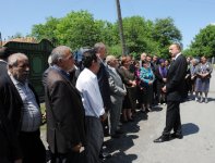 Prezident İlham Əliyev zəlzələnin nəticələrinin aradan qaldırılması ilə bağlı görülən tədbirlərlə yerində tanış olub (ƏLAVƏ OLUNUB-2) (FOTO)