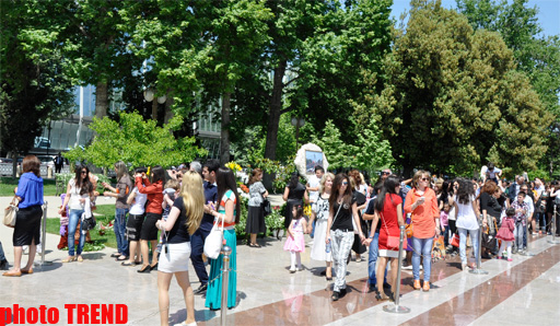 Bakıda Gül bayramı (FOTO)
