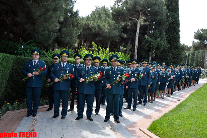 Azərbaycan ictimaiyyəti ümummilli lider Heydər Əliyevin anadan olmasının 89-cu ildönümünü qeyd edir (FOTO)