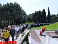 Azərbaycan ictimaiyyəti ümummilli lider Heydər Əliyevin anadan olmasının 89-cu ildönümünü qeyd edir (FOTO)