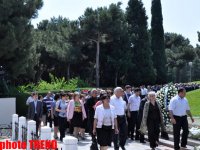 Azərbaycan ictimaiyyəti ümummilli lider Heydər Əliyevin anadan olmasının 89-cu ildönümünü qeyd edir (FOTO)