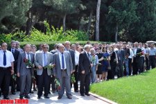 Azərbaycan ictimaiyyəti ümummilli lider Heydər Əliyevin anadan olmasının 89-cu ildönümünü qeyd edir (FOTO)